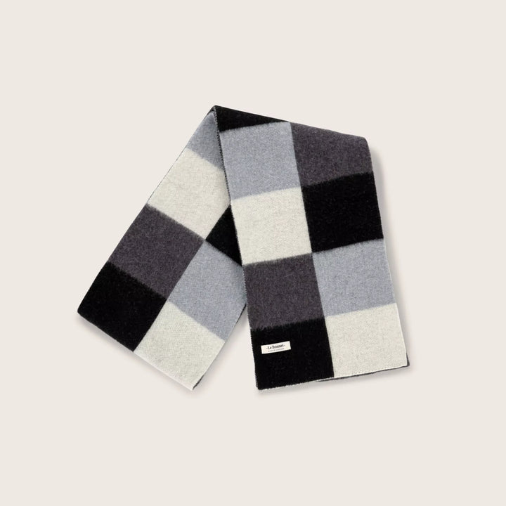 Scarf -stone