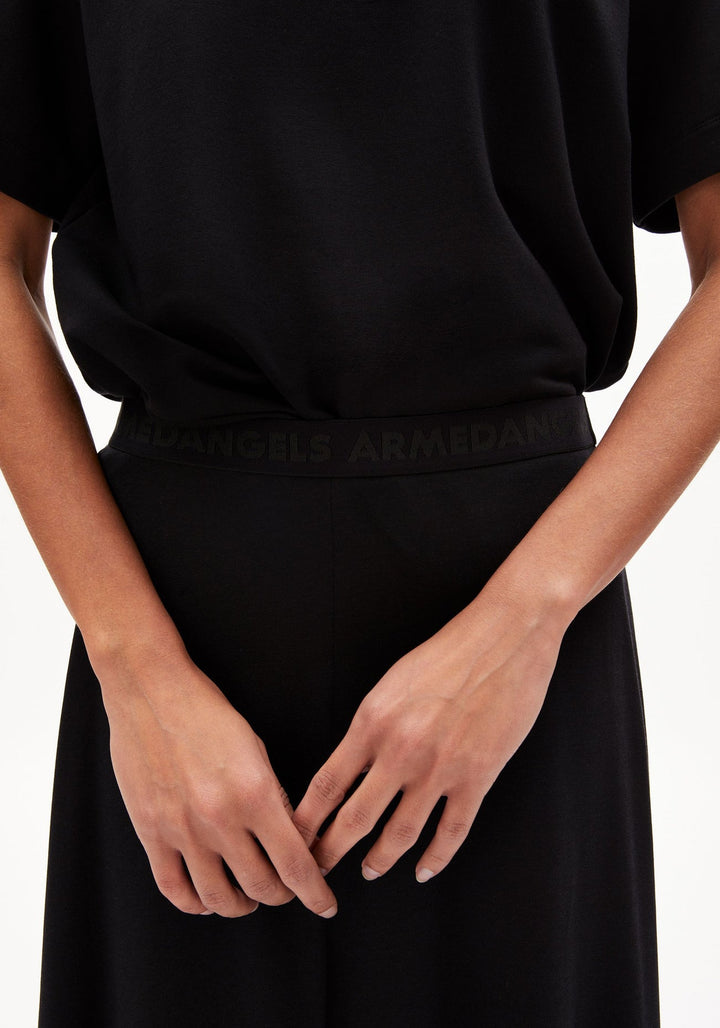 ILENIAA LARAA MIDI SKIRT - black