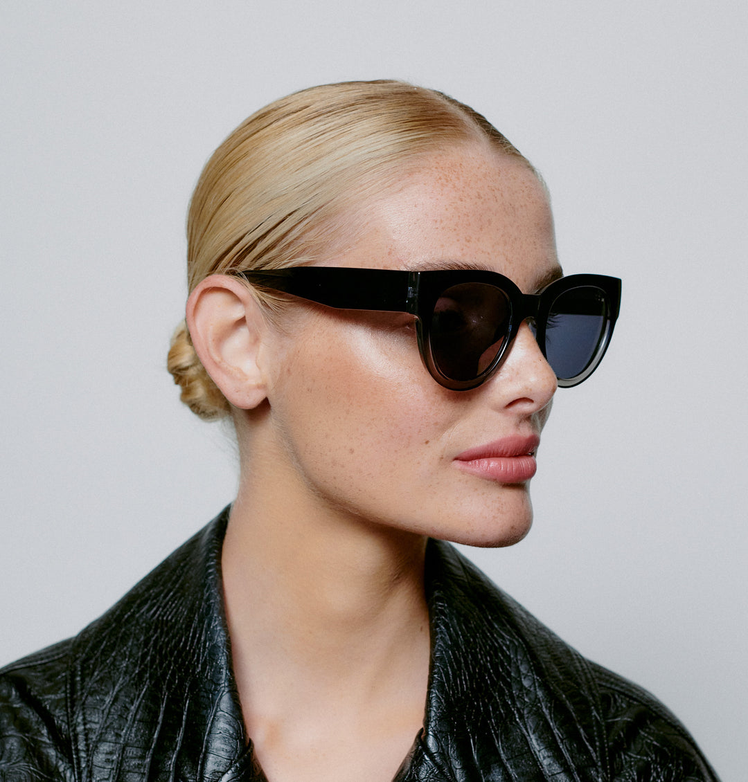 Lilly- Black/Grey Transparent