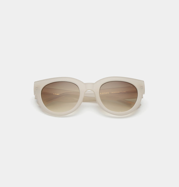 Lilly- cream bone