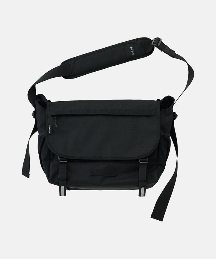 MESSENGER BAG - BLACK