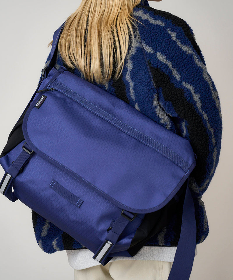MESSENGER BAG - DUSKY BLUE