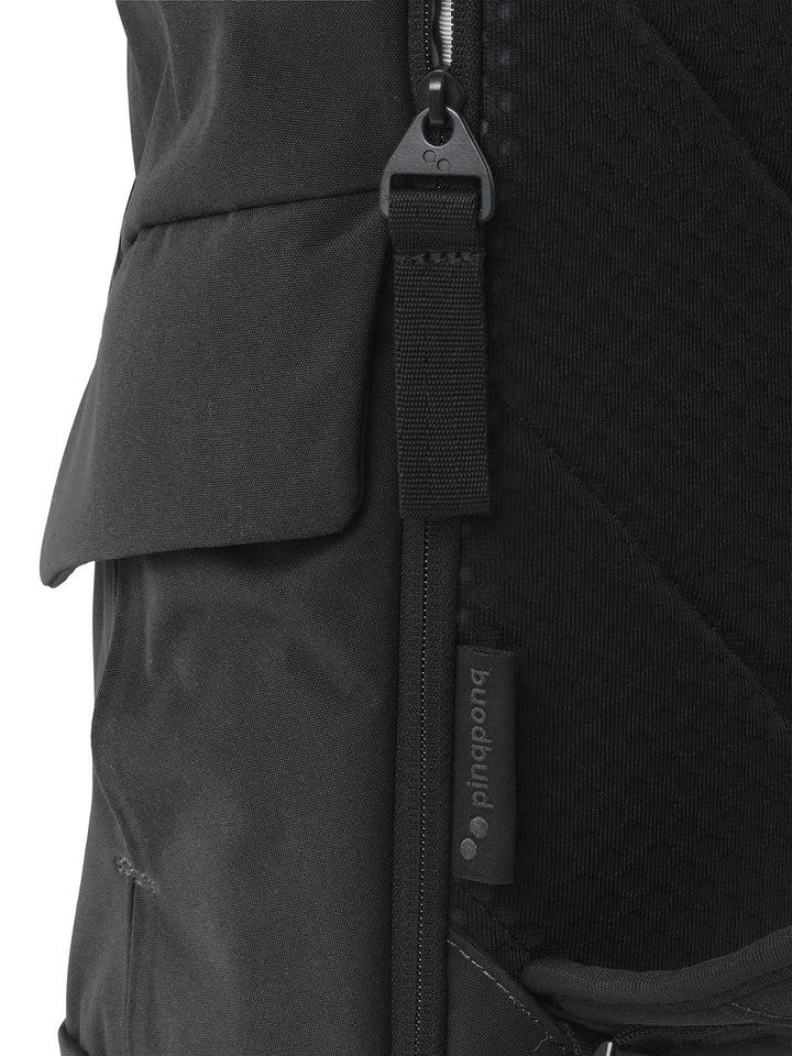 KROSS - SOLID BLACK