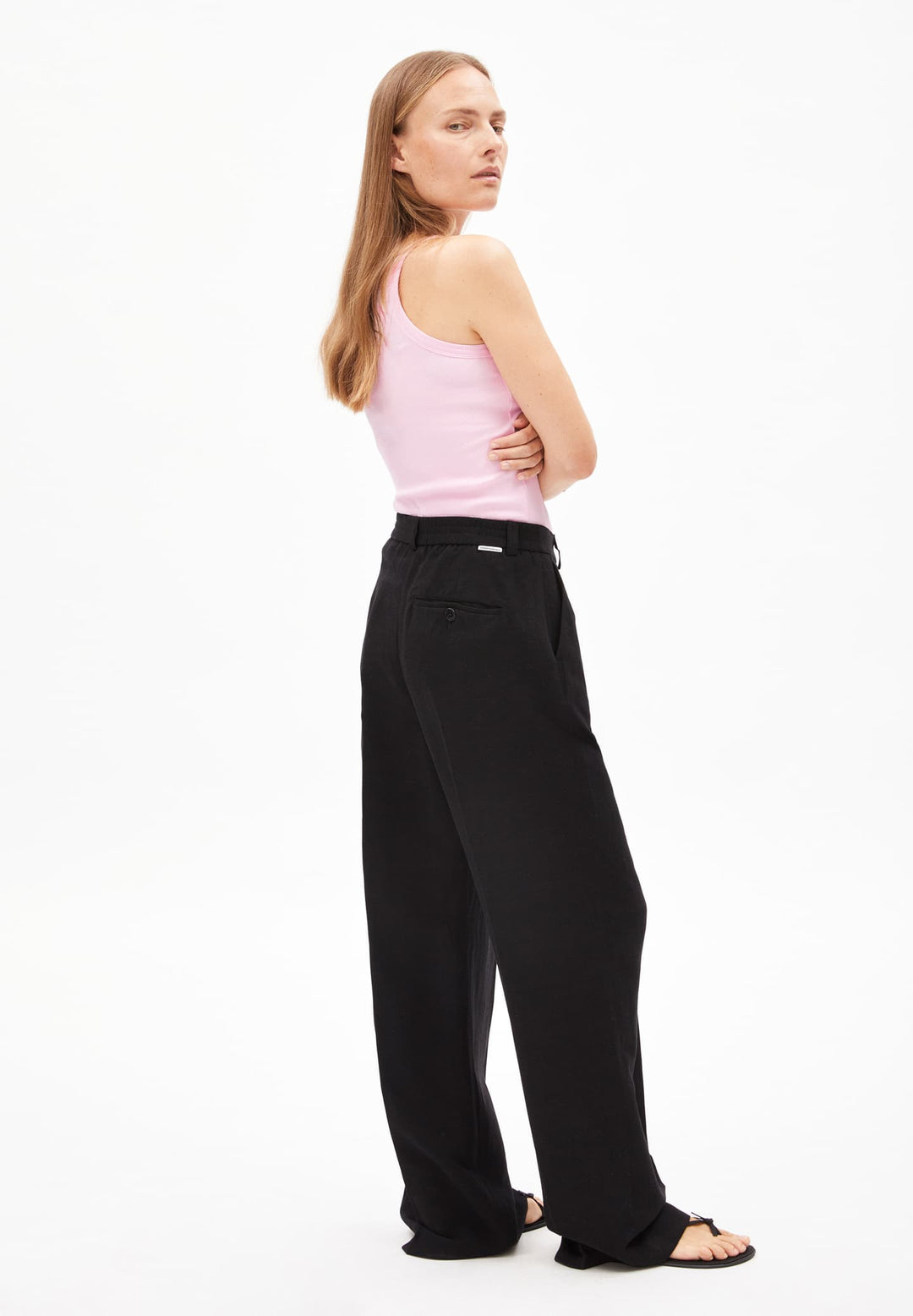NUMAALI LINO - black