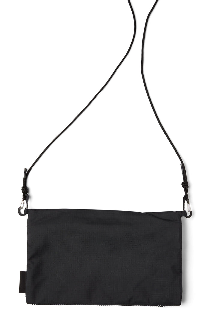 Flak large- pure black
