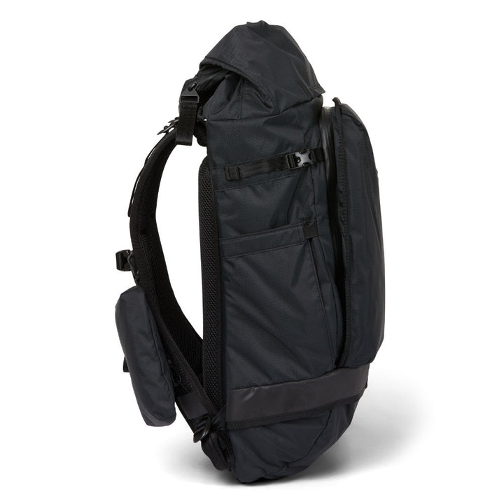 Komut Medium - pure black